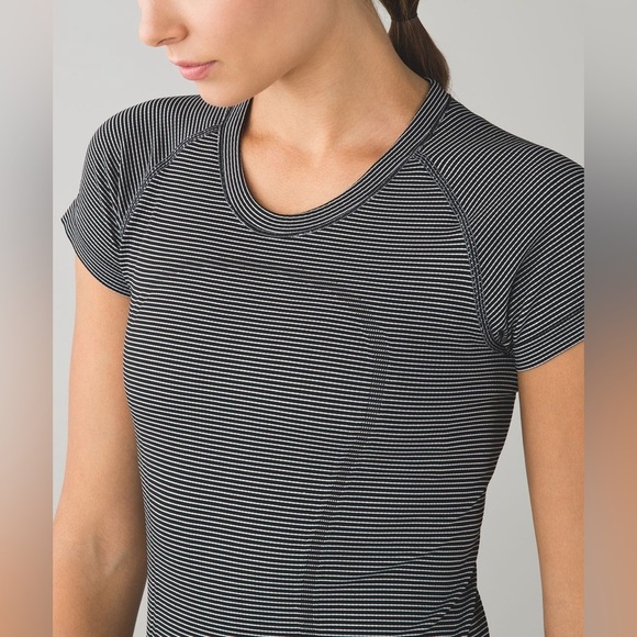 Lululemon Run: Swiftly Tech Short Sleeve Crew - Picture 3 of 9
